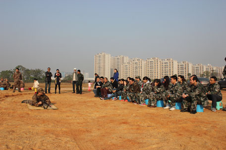 湖南湘軍咨詢集團(tuán)組織進(jìn)行打靶射擊訓(xùn)練